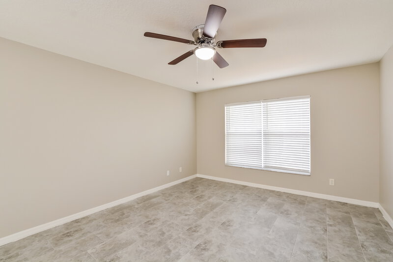 2,250/Mo, 909 Vassar Dr Eustis, FL 32726 Main Bedroom View 2