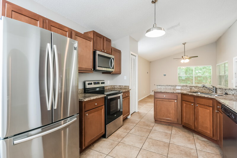 2,355/Mo, 1962 River Park Blvd Orlando, FL 32817 Kitchen View 2