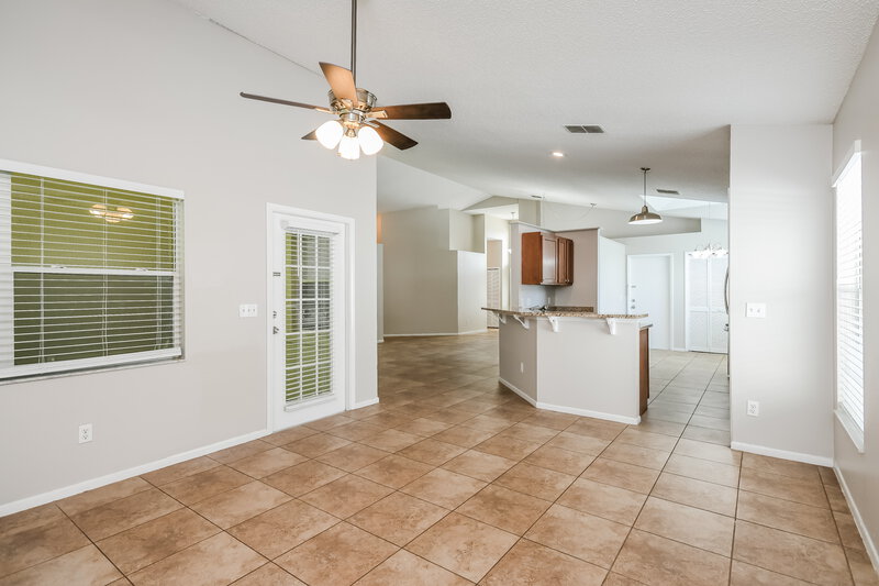 2,355/Mo, 1962 River Park Blvd Orlando, FL 32817 Family Room View 2