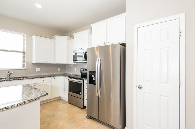 2,070/Mo, 3416 Soaring Dr Saint Cloud, FL 34772 Kitchen View