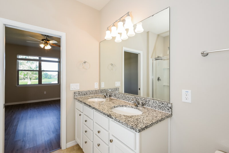 2,070/Mo, 3416 Soaring Dr Saint Cloud, FL 34772 Main Bathroom View