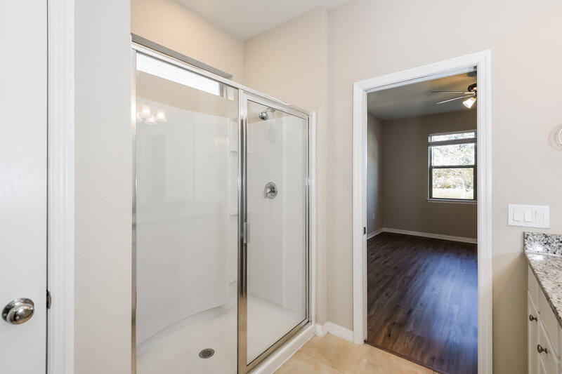 2,070/Mo, 3416 Soaring Dr Saint Cloud, FL 34772 Main Bathroom View 2