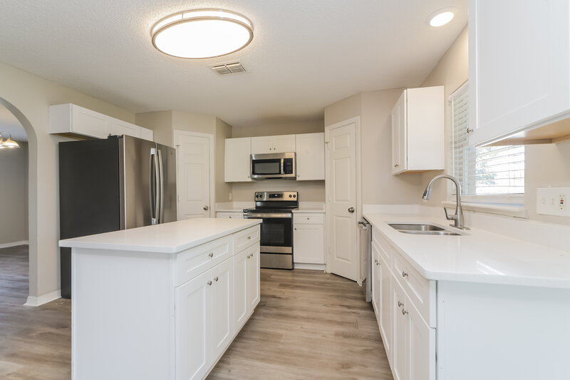 1,980/Mo, 1108 Cambourne Dr Kissimmee, FL 34758 Kitchen View 2