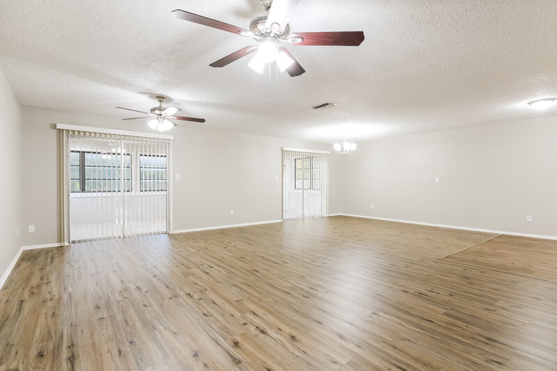 2,400/Mo, 10743 Lazy Lake Dr Orlando, FL 32821 Living Room View