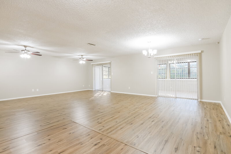 2,400/Mo, 10743 Lazy Lake Dr Orlando, FL 32821 Dining Room View