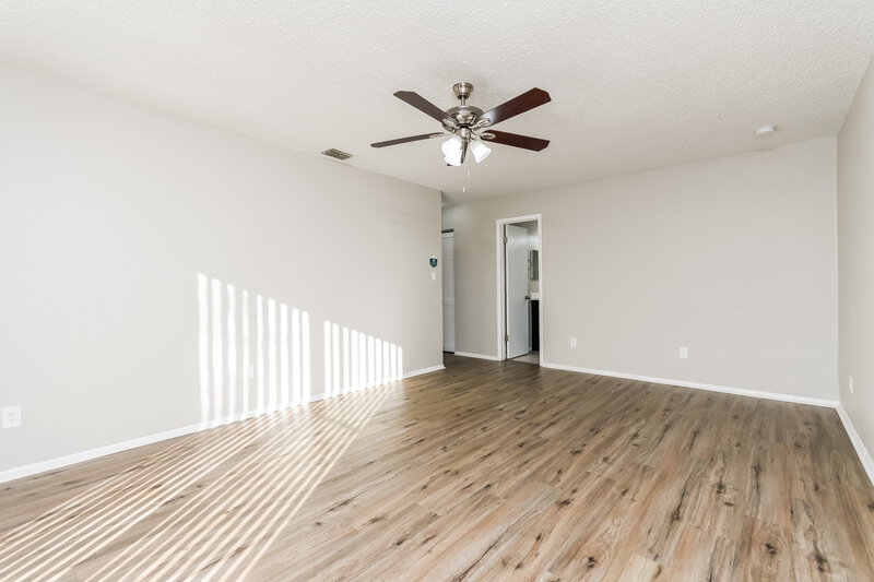 2,400/Mo, 10743 Lazy Lake Dr Orlando, FL 32821 Main Bedroom View 2