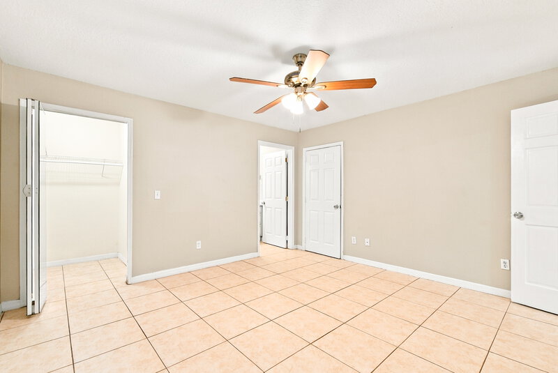 2,260/Mo, 2702 Woodstream Cir Kissimmee, FL 34743 Primary Bedroom View 2