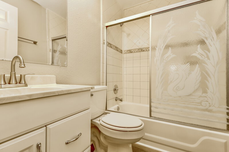 2,335/Mo, 2702 Woodstream Cir Kissimmee, FL 34743 Bathroom View