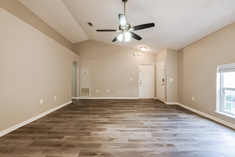 2,080/Mo, 1741 Wekiva Crossing Blvd Apopka, FL 32703 Living Room View