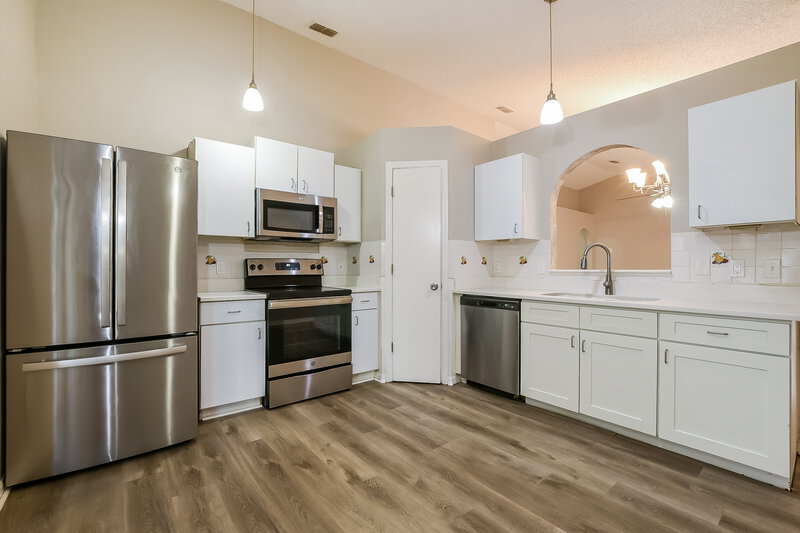 2,080/Mo, 1741 Wekiva Crossing Blvd Apopka, FL 32703 Kitchen View