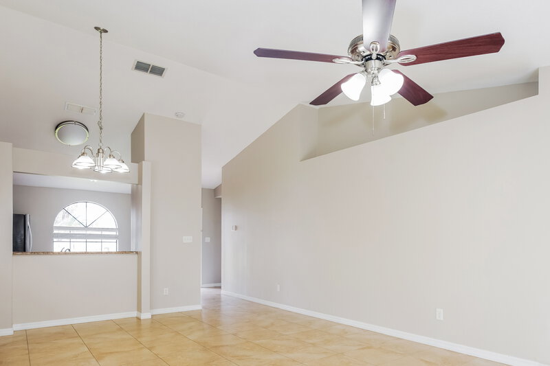 2,455/Mo, 12775 Majorama Dr Orlando, FL 32837 Living Room View 2