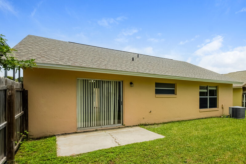 2,455/Mo, 12775 Majorama Dr Orlando, FL 32837 Rear View