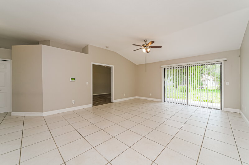 2,260/Mo, 10119 Pink Carnation Ct Orlando, FL 32825 Living Room View