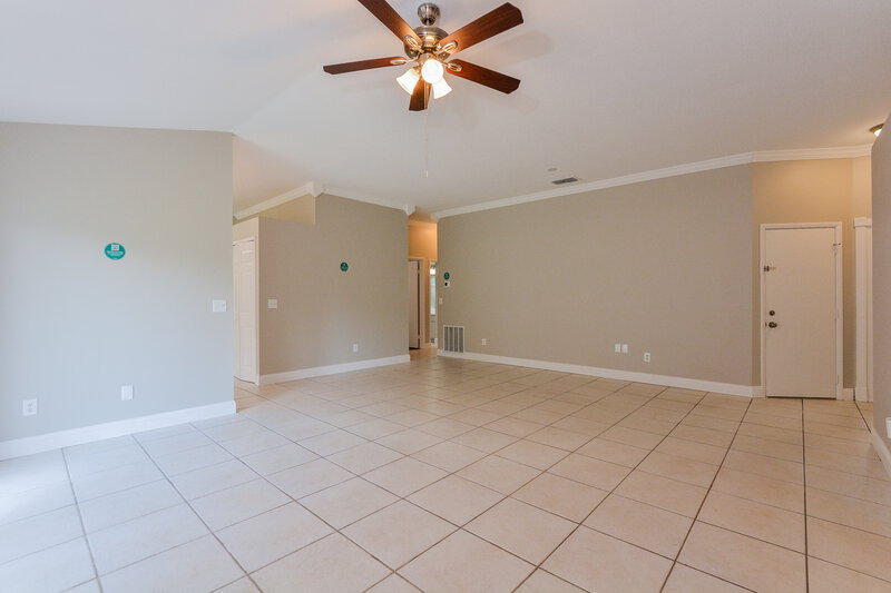 2,515/Mo, 10119 Pink Carnation Ct Orlando, FL 32825 Living Room View 2