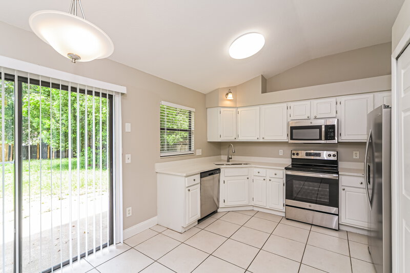 2,260/Mo, 10119 Pink Carnation Ct Orlando, FL 32825 Kitchen View