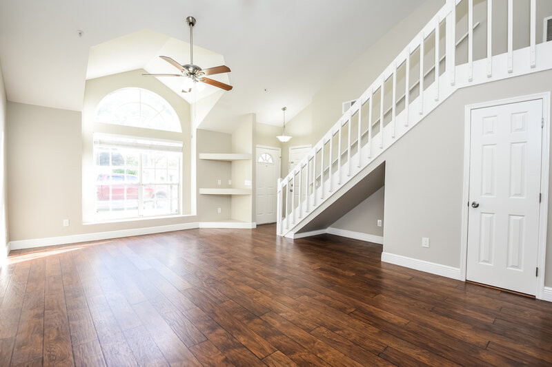 2,330/Mo, 1836 Blaine Ter Winter Park, FL 32792 Living Room View