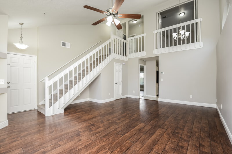 2,330/Mo, 1836 Blaine Ter Winter Park, FL 32792 Living Room View 2