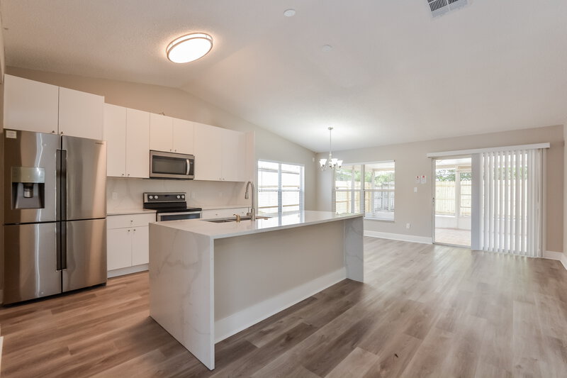 2,460/Mo, 2746 Woodruff Dr Orlando, FL 32837 Kitchen View