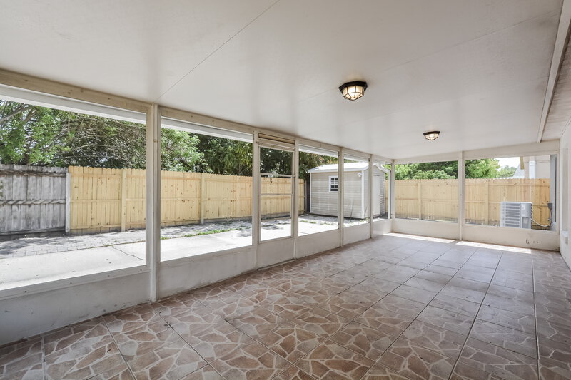 2,460/Mo, 2746 Woodruff Dr Orlando, FL 32837 Covered Porch View