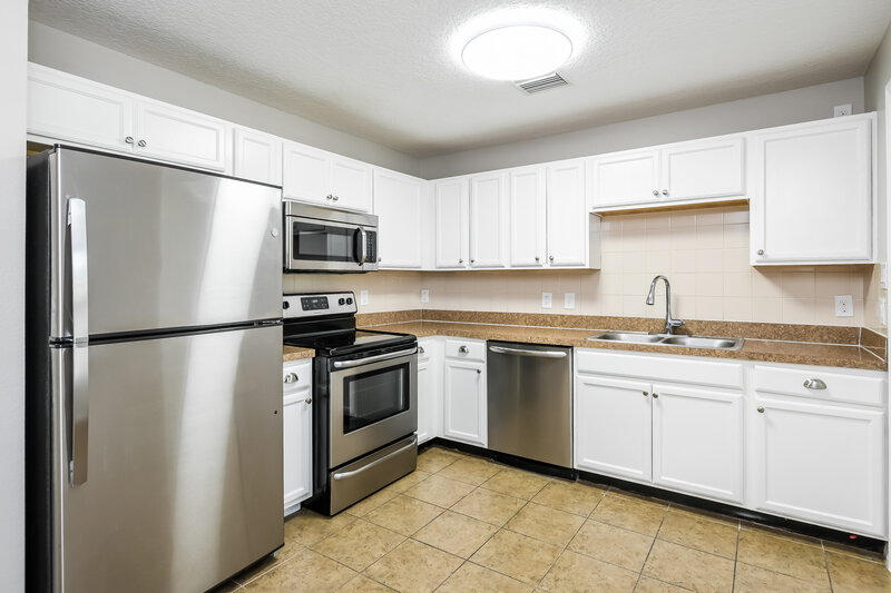 3,200/Mo, 5140 Heatherstone Ct Kissimmee, FL 34758 Kitchen View
