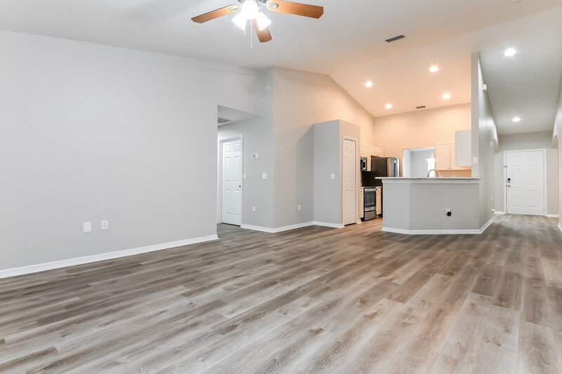 1,625/Mo, 543 Hummingbird Ct Poinciana, FL 34759 Family Room View 2