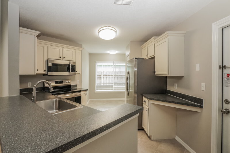 2,080/Mo, 3362 Kelsey Ln Saint Cloud, FL 34772 Kitchen View