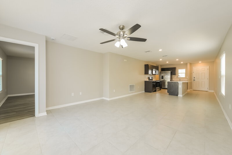 1,960/Mo, 4295 Sunny Creek Pl Kissimmee, FL 34746 Living Room View 3