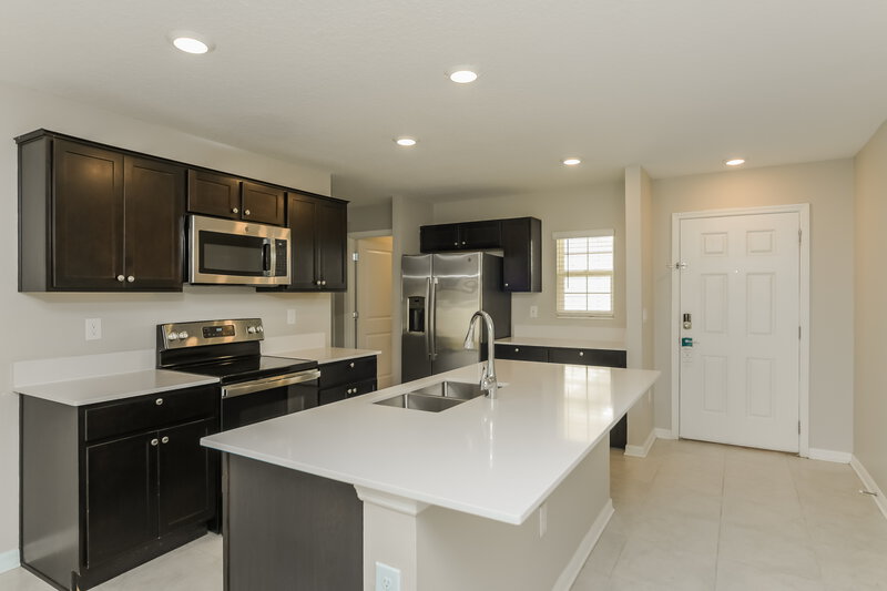 1,960/Mo, 4295 Sunny Creek Pl Kissimmee, FL 34746 Kitchen View 2