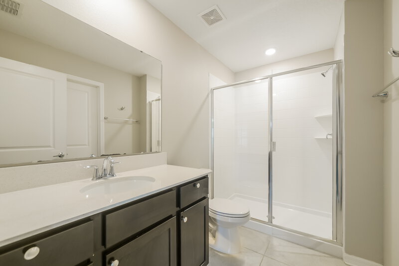 1,960/Mo, 4295 Sunny Creek Pl Kissimmee, FL 34746 Main Bathroom View