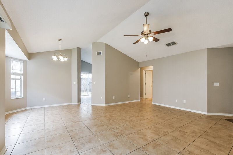 2,245/Mo, 201 Whiterapids Ct Orlando, FL 32828 Living Room View 2