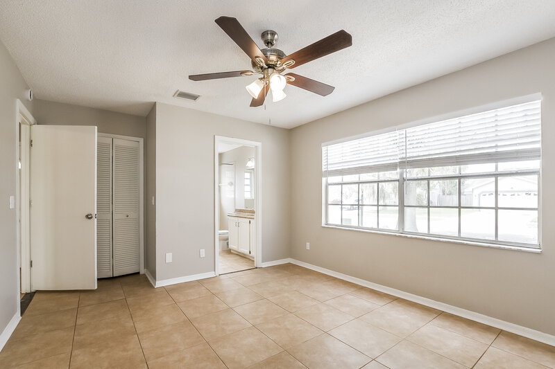 2,245/Mo, 201 Whiterapids Ct Orlando, FL 32828 Main Bedroom View 2