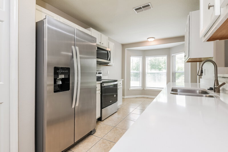 1,820/Mo, 331 Caen Ct Kissimmee, FL 34759 Kitchen View