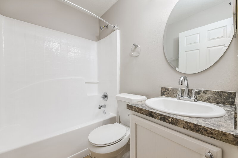 1,820/Mo, 331 Caen Ct Kissimmee, FL 34759 Bathroom View