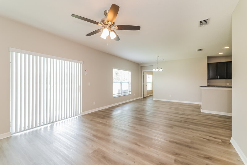 0/Mo, 4820 Rockvale Dr Kissimmee, FL 34758 Living Room View 2