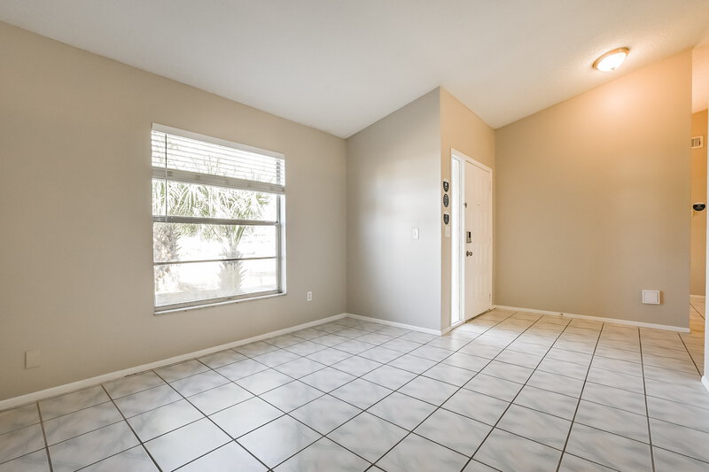 2,170/Mo, 520 Elmwood Ct Kissimmee, FL 34743 Living Room View 2