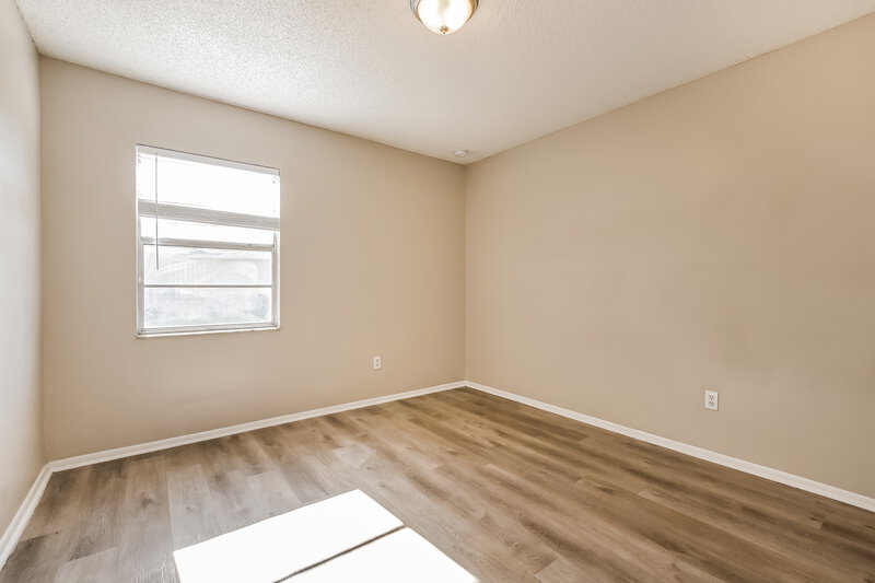 2,170/Mo, 520 Elmwood Ct Kissimmee, FL 34743 Bedroom View 3