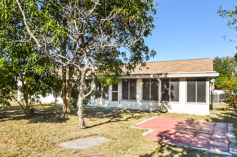 2,170/Mo, 520 Elmwood Ct Kissimmee, FL 34743 Rear View