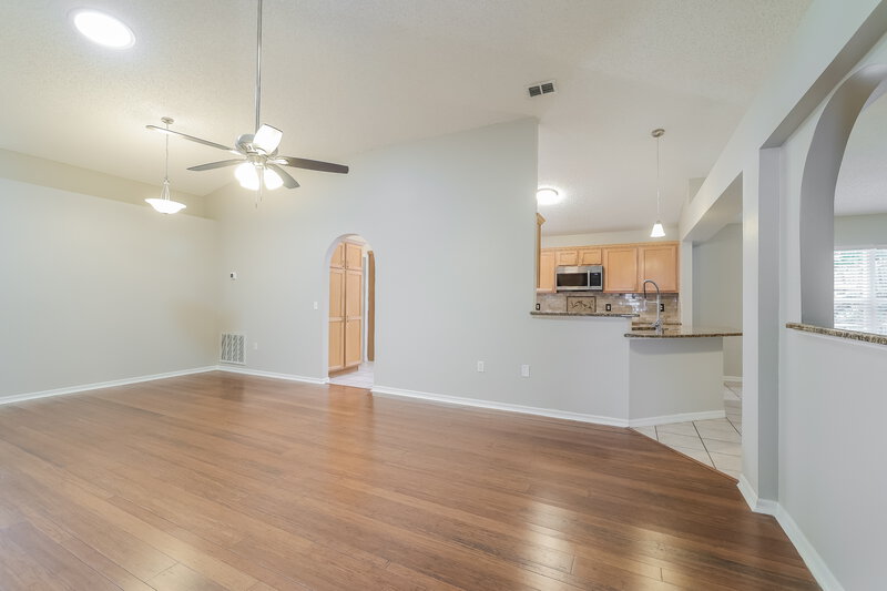 2,340/Mo, 128 Oak View Pl Sanford, FL 32773 Living Room View 2
