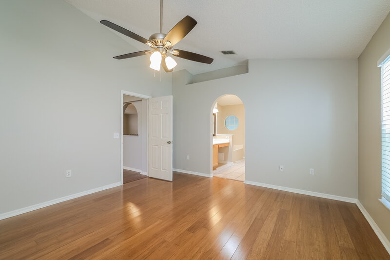 2,340/Mo, 128 Oak View Pl Sanford, FL 32773 Main Bedroom View