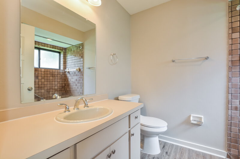 2,585/Mo, 277 Kerry Ct Altamonte Springs, FL 32714 Bathroom View
