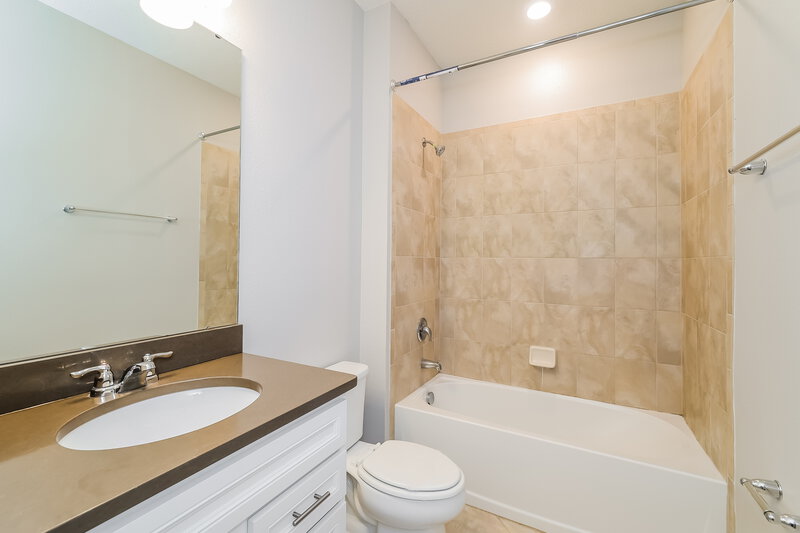 2,170/Mo, 1761 Cayman Cove Cir Saint Cloud, FL 34772 Main Bathroom View