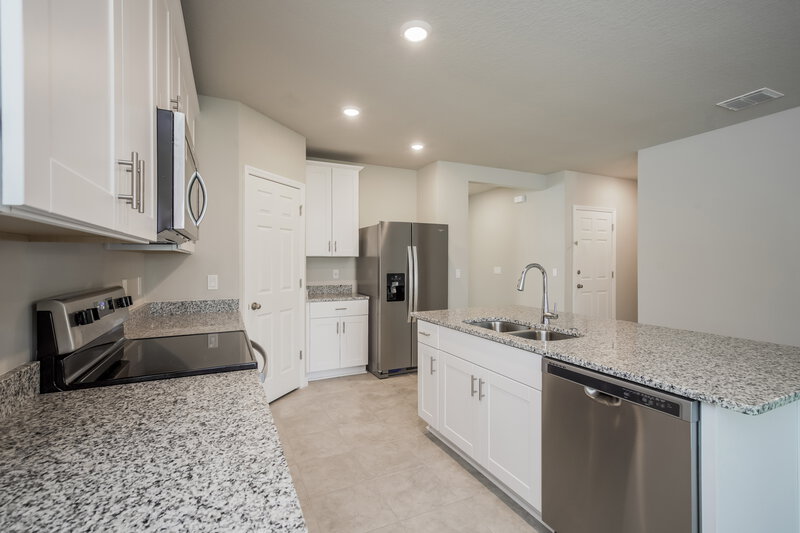 2,035/Mo, 588 Sun Warbler Way Saint Cloud, FL 34771 Kitchen View 2