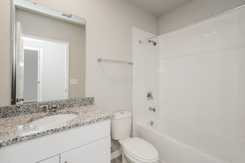 2,035/Mo, 588 Sun Warbler Way Saint Cloud, FL 34771 Bathroom View