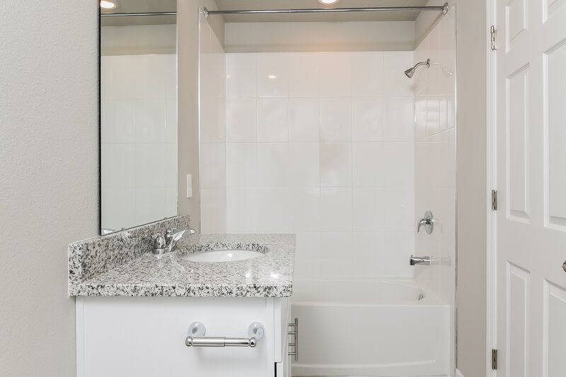 3,380/Mo, 5217 Stephs Field St Saint Cloud, FL 34771 Bathroom View