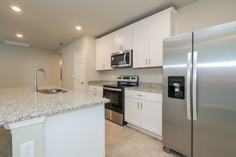 2,095/Mo, 453 Sun Warbler Way Saint Cloud, FL 34771 Kitchen View