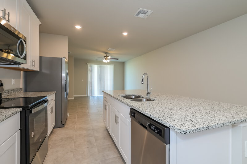 2,095/Mo, 453 Sun Warbler Way Saint Cloud, FL 34771 Kitchen View 3