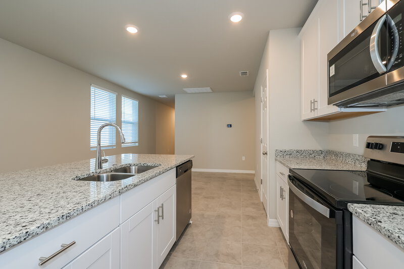 2,095/Mo, 453 Sun Warbler Way Saint Cloud, FL 34771 Kitchen View 4