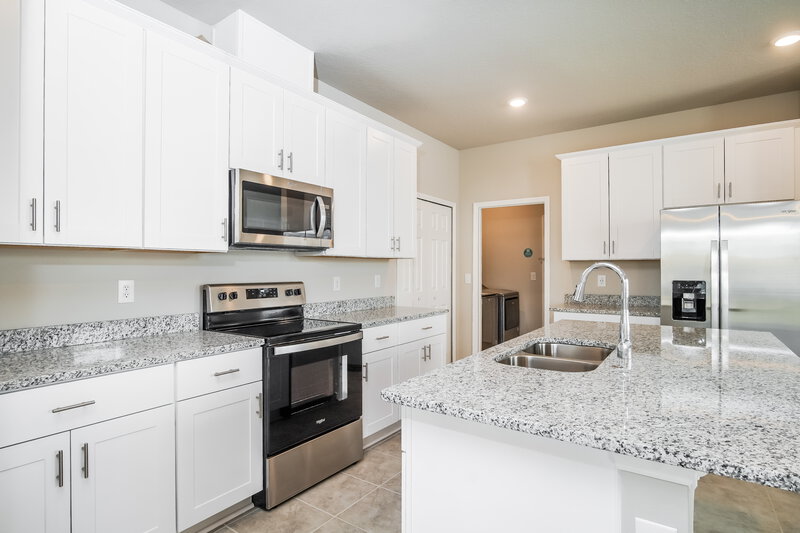 2,700/Mo, 2507 Gold Dust Drive Minneola, FL 34715 Kitchen View 2