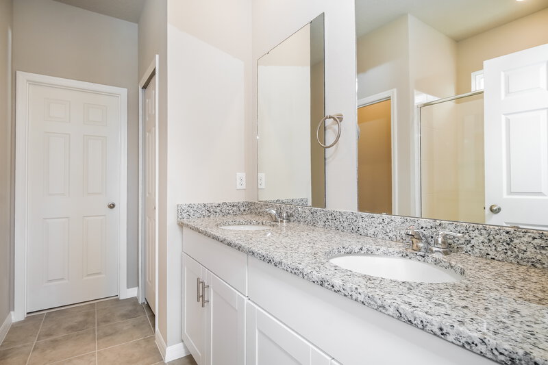 2,700/Mo, 2507 Gold Dust Drive Minneola, FL 34715 Main Bathroom View