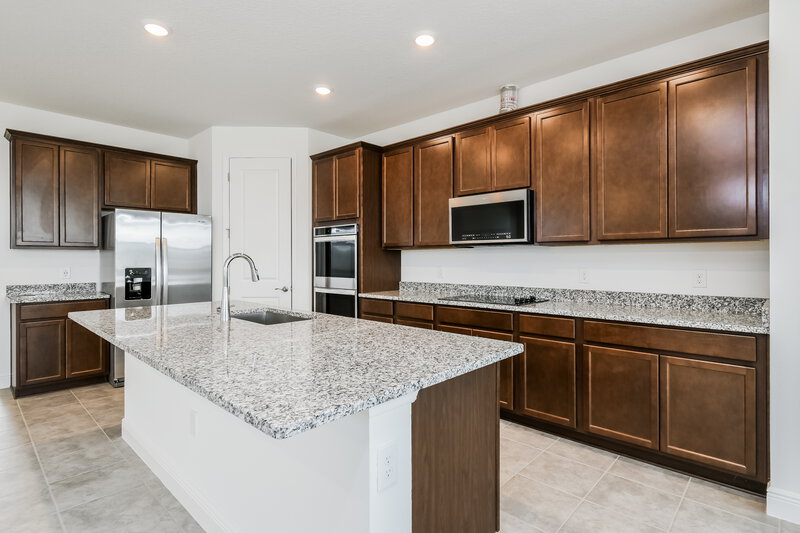 3,900/Mo, 2307 Raven Ridge Road Minneola, FL 34715 Kitchen View 2